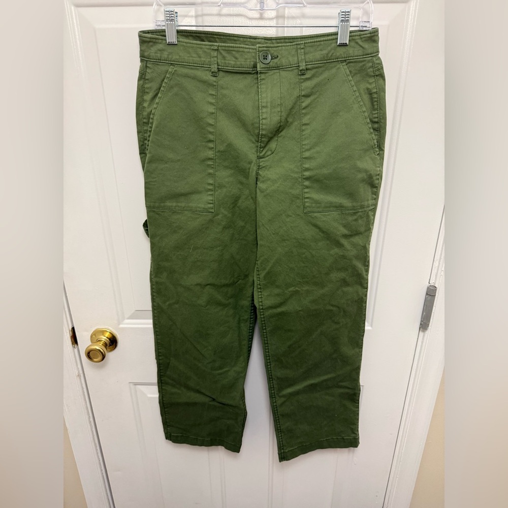 Women’s Green Old Navy Cropped Cargo Pants Size 8 Casual Comfy Workwear